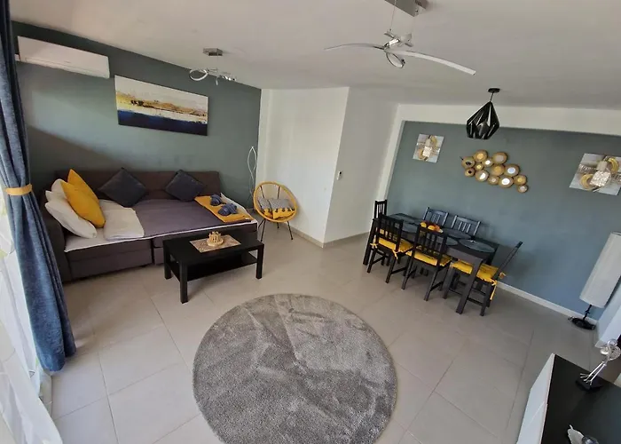 Acapulco With Pool *